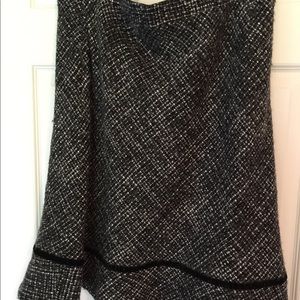 Tweed ruffled bottom skirt